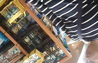 سحبوا افلام اجنبيه اباحيه ممنوعه من العرض الأسلاك وجعل متجرد.