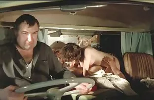 الناس في الساحة يقاتلون بعضهم اسماء افلام اباحية اجنبية البعض.