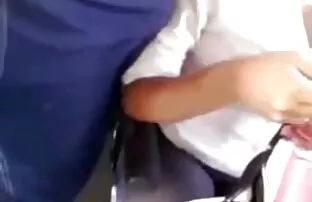 رجل امرأة افلام اباحية اجنبية مترجمة في المؤخرة مع زجاجة من الشمبانيا