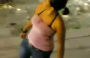 فتاة اسماء افلام اباحية اجنبية مخيفة مع كس كامل من الفراء.