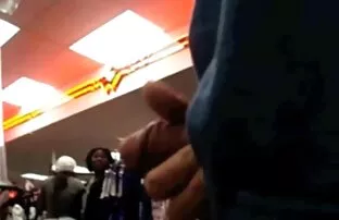 شقراء اكثر الافلام الاجنبية اباحية مع الثدي وهمية على السرير بالإصبع كس