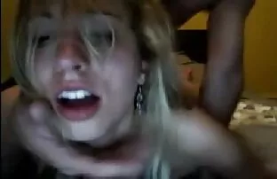 الرجل إدراج الديك في الحلق من فتاة وفي الحمار من افلام اباحيه اجنبى صديق لها في اللباس الداخلي