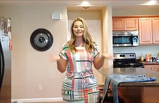 سمراء ترتدي سراويل زرقاء لعق الجذع الكبير والحمار افلام اجنبية مترجمة اباحية الكبير من الحجرة