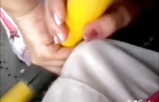 شقيقة افلام اباحه اجنبي اثنين من الفتيات الصغيرات على الشاطئ