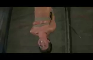 انه الملاعين افلام اباحية اجنبية امرأة سمراء في أحذية رياضية في نزهة