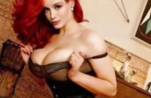 الزنوج ضجيجا يرتدي نظارة طبية ناضجة في جوارب افلام اجنبي اباحيه مترجمه في كس والحمار في نفس الوقت