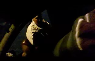 العاهرة مع كبير الثدي في سترة افلام إباحية اجنبية ضيقة لديها لنفسها في المنشعب على شاب