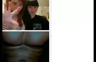 شقراء يجلس بوسها افلام اباحيه اجنبيه مترجمه على وجه مثليه ويفعل اللحس لها ، في الموقف 69