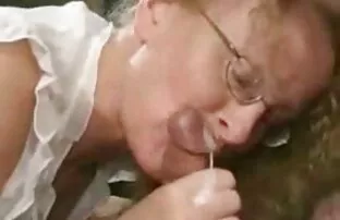 إذلال أحمر الشعر في الشارع. افلام اجنبية مترجمة اباحية