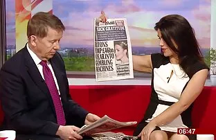 شقراء وضع الأطواق لأصدقائها مواقع اباحيه اجنبيه